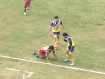 Argentine footballer dies afte...